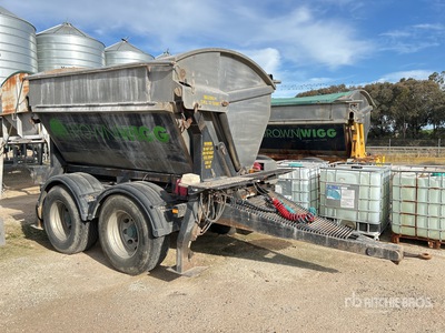 2006 Berry 2.8 m Bogie/A Remorque à benne latérale