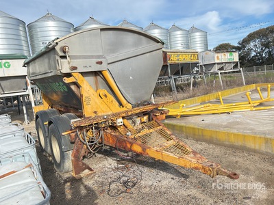 2007 Berry 2.8 m Bogie/A Remorque à benne latérale (Inoperable)