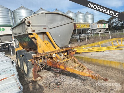 2007 Berry 2.8 m Bogie/A Side Dump Trailer (Inoperable)