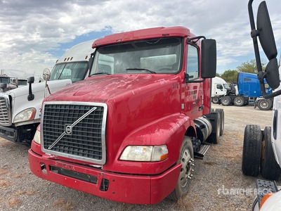 2014 Volvo VNM 6x4 トラックトラクター（T/A） (Inoperable)