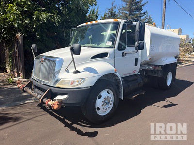 2010 International 4300 SBA 4x2 Water Truck