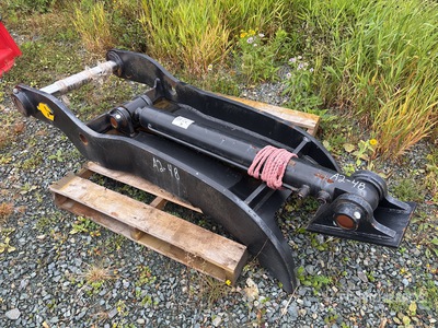 Dynamic Entities 7 in Hydraulic Excavator Thumb - Fits 20 ton