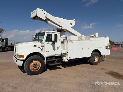 1998 Versalift VST5000I 50 ft on 1999 International 4900 4x2 Bucket Truck