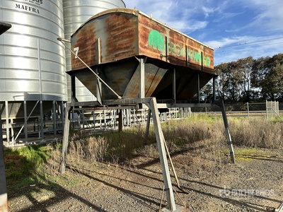 Fertilizer Bin Divers
