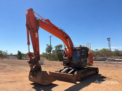 2021 Hitachi ZX225USLC-5 Escavatore cingolato