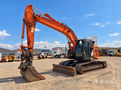 2021 Hitachi ZX225USLC-5 حفارة بجنزير