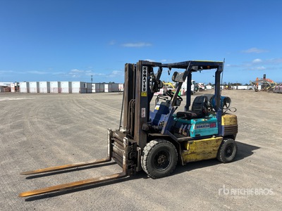 Komatsu FG25T-11 2500 kg Montacargas