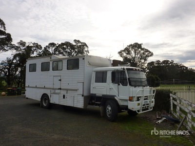 1986 Mitsubishi FM515 Livestock Truck