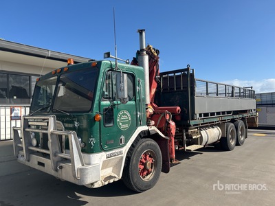 Palfinger PK12000 A 4.48 t Knuckle Boom on 1985 Kenworth L700 6x4 Camion plataforma con grua