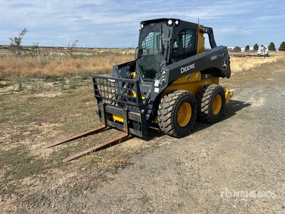 2021 John Deere 332G High Flow Ładowarka o sterowaniu burtowym
