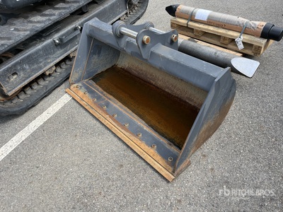 Bobcat E80 Excavator Bucket