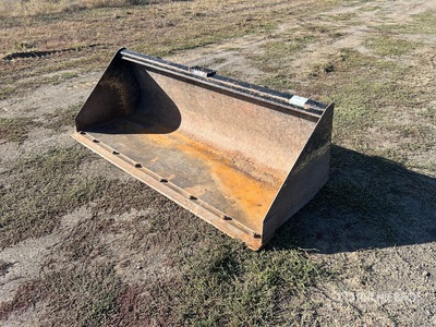 John Deere U84 84 in General Purpose Skid Steer Bucket