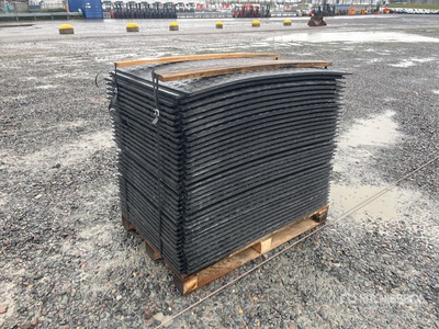 Quantity of (35) Connectable Road Plates Details Varios, tienda, almacen, consumidor (Unused)