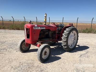 David Brown Modelo 65 Antique Tractor (Inoperable)