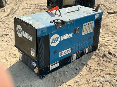 2011 Miller Big Blue 450 Duo CST Skid-Mounted Motor aangedreven lasser