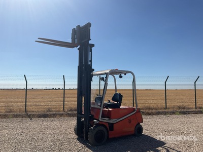 2005 BT CBE35 Electric Forklift