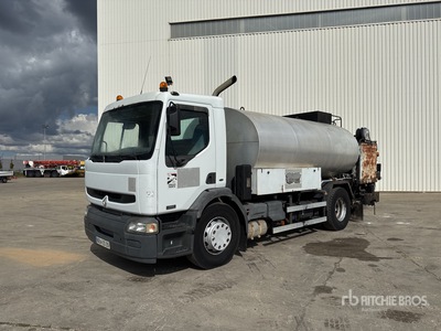 2001 Mauguin Repandeuse 9000 L on 2002 Renault Premium 320 dCi 4x2 Repandeuse A Bitume Ciężarówka do dystrybucji asfaltu
