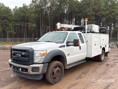 2015 Ford F-550 4x4 Extended Cab Service Truck