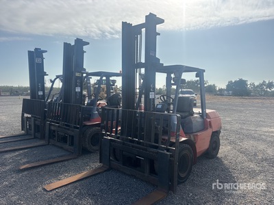 2005 Toyota 7FDKU40 8200 lb Pneumatic Tire 8200 lb Pneumatic Tire رافعة شوكية
