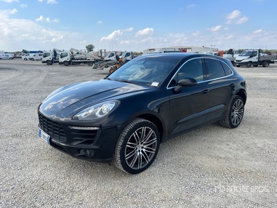 2015 Porsche Macan SUV