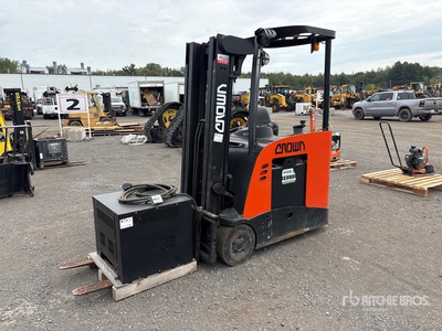 2011 Crown RC5540-40 3650 lb Chariot Élévateur Électrique