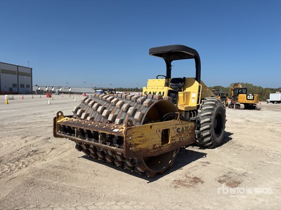 2009 Sakai SV505 Compacteur à tambour à pieds dameurs