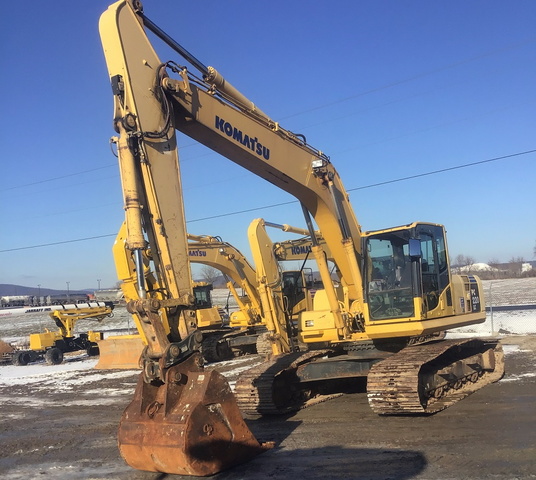 2011 Komatsu PC220LC-8 Track Excavator 2011 Komatsu PC220LC-8 Track Excavator