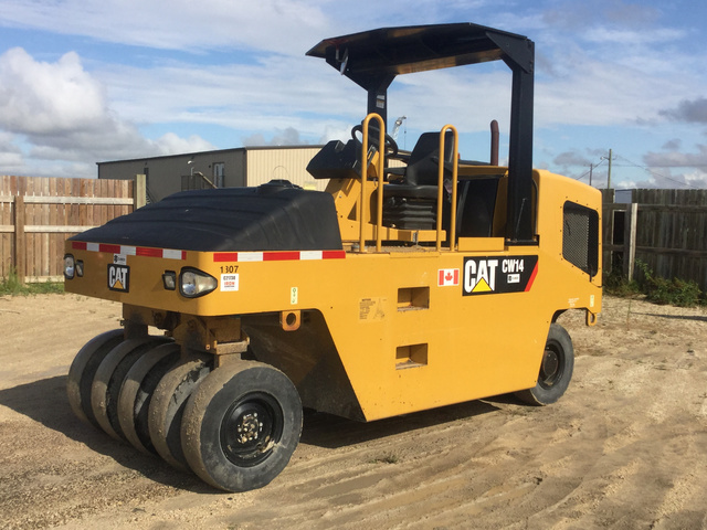 2013 Cat CW14 Pneumatic Roller 2013 Cat CW14 Pneumatic Roller
