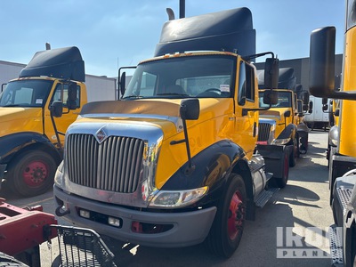 2013 International 8600 4x2 Cabeza Tractora Cabina Corta