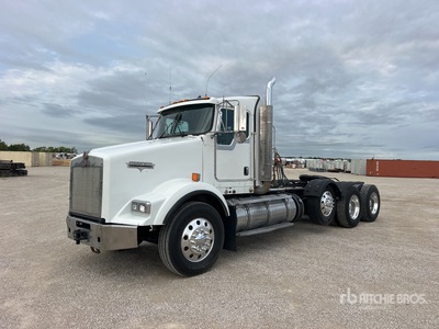 2012 Kenworth T800 8x4 Tri/A Dagcabine Trekker