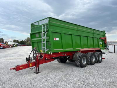 2022 Pronar T682 Agricultural Trailer