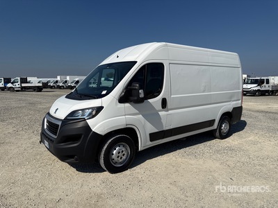 Peugeot Boxer 335 L2H2 2.0 BLUEHDI 130CV Kastenwägen