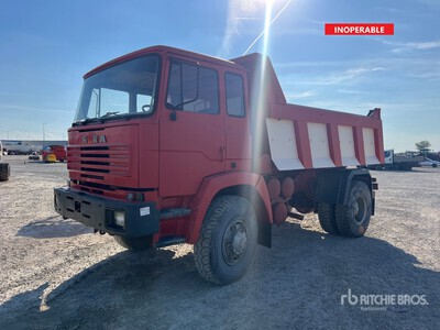 Astra BM201 T/A Dump Truck (Inoperable)