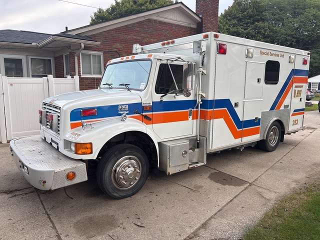 1995 International 4700 LP 4x2 Ambulance 1995 International 4700 LP 4x2 Ambulance