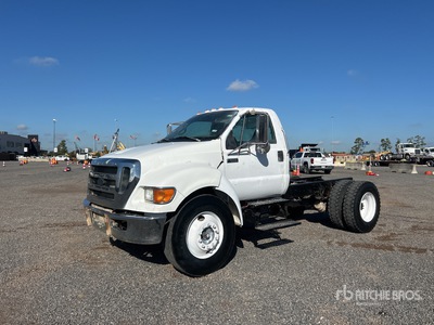 2004 Ford F-650 4x2 Cab and Chassis