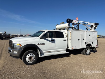 2013 Ram 5500 SLT 4x4 Crew Cab Camion de service