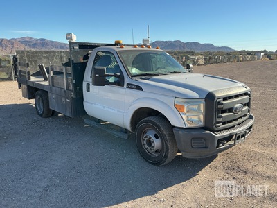 2012 Ford F-350 Super Duty XL Flatbed Truck