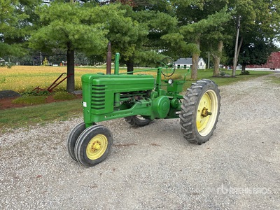 John Deere 2WD Narrow Front Antique Tractor