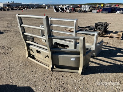 Quantity of (2) Aluminum Truck Pare-chocs