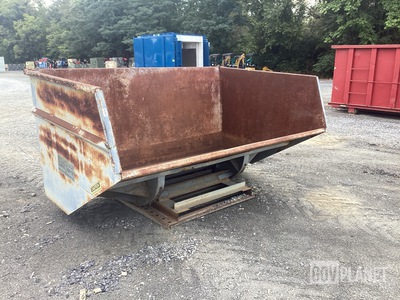 McCullough Industries Self-Dumping Hopper
