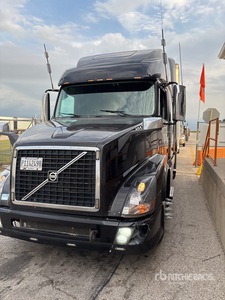 2016 Volvo VNL تراكتور شاحنة كابينة النوم (ثنائية المحور)