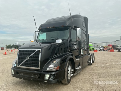 2016 Volvo VNL 6x4 Ciągnik siodłowy T/A z kabiną sypialną