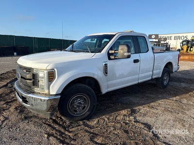 2019 Ford F-250 XL 4x2 Extended Cab بيك اب