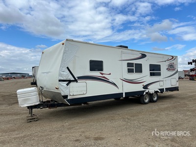 2005 Denali 29 ft T/A Travel Trailer