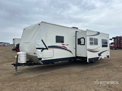 2005 Denali 29 ft T/A Travel Trailer
