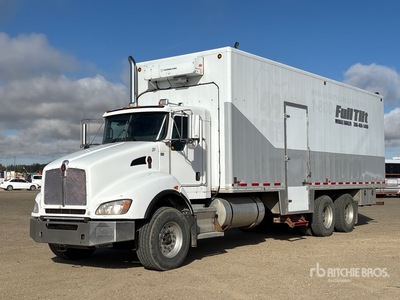 2011 Kenworth T440 6x4 Van Truck