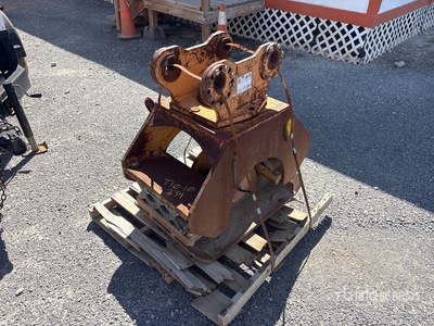 BTI 34 in Excavator Plate Compactor