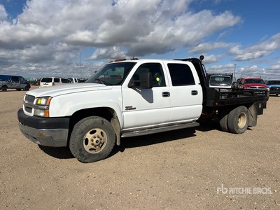 2004 Chevrolet Silverado 3500 LT 4x4 Crew Cab Flatbed Truck