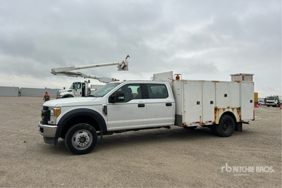 2017 Ford F-550 XL 4x4 Crew Cab Utility Truck