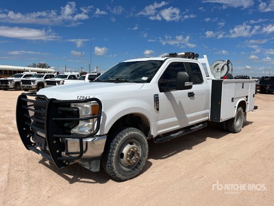 2020 Ford F-350 XL 4x4 Extended Cab DRW Service Truck